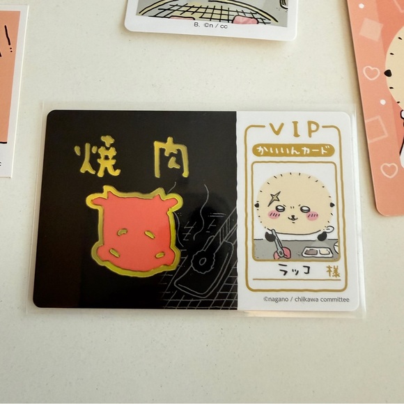 New Chiikawa ラッコ Sticker and Pin Set - Picture 4 of 5